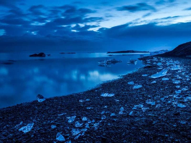 Electric vehicle sales surge to record highs despite economic uncertainty